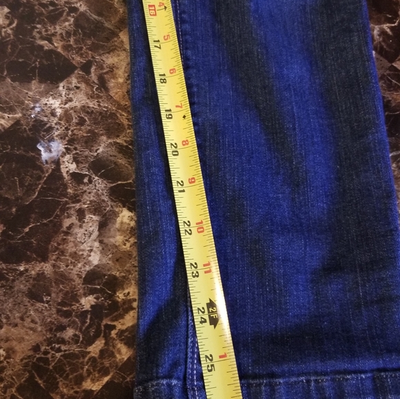 White House Black Market crop leg jeans SZ 4 distressed excellent condition - Picture 10 of 11